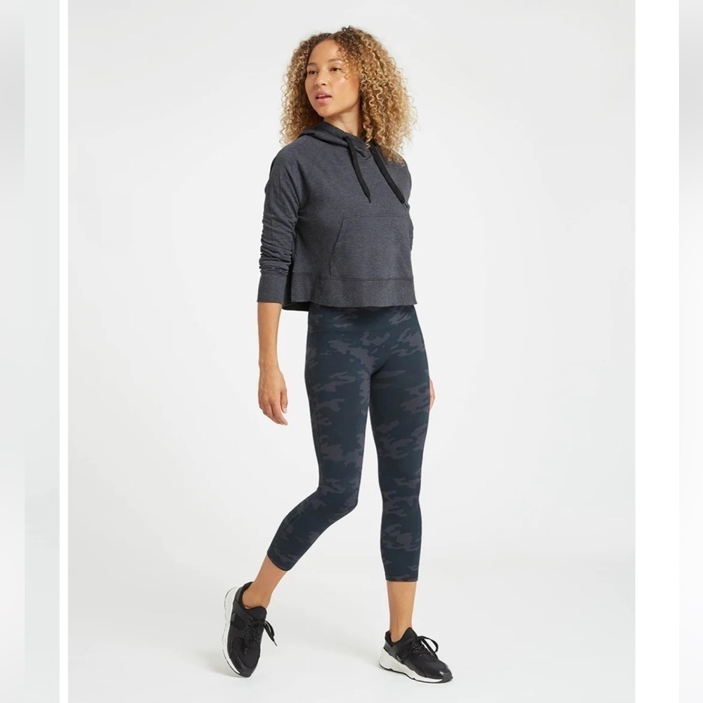 Spanx Look at Me Now Seamless Cropped Leggings